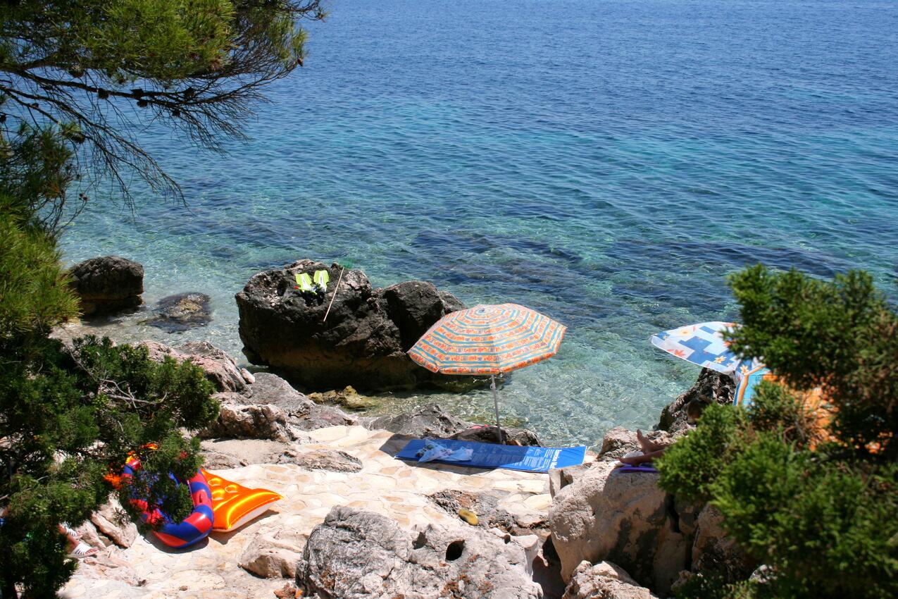 Nächster Strand - Ferienwohnungen am Meer Ivan Dolac, Hvar