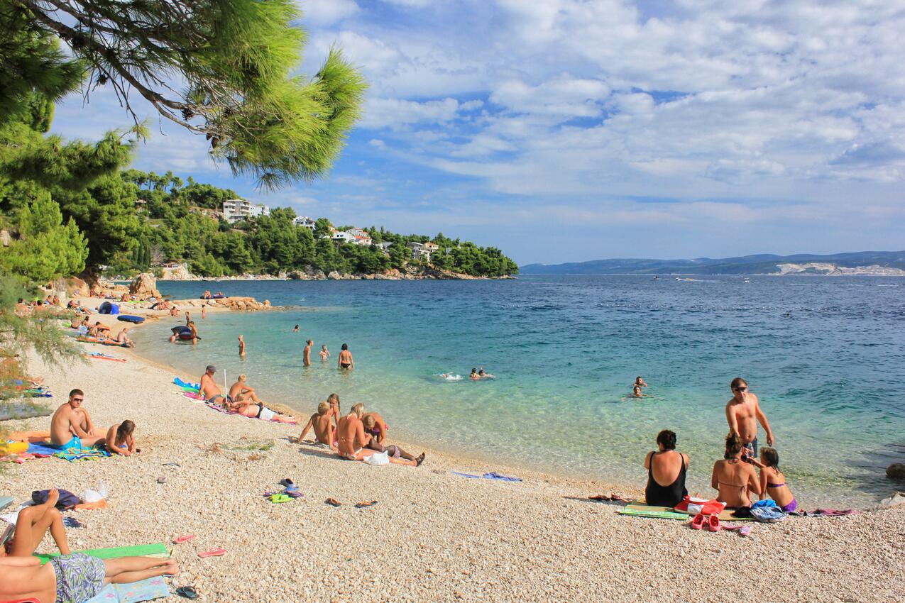 Najbliža plaža - Apartmani uz more Nemira, Omiš