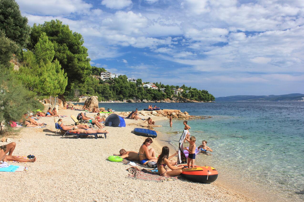 Najbliža plaža - Apartmani uz more Nemira, Omiš