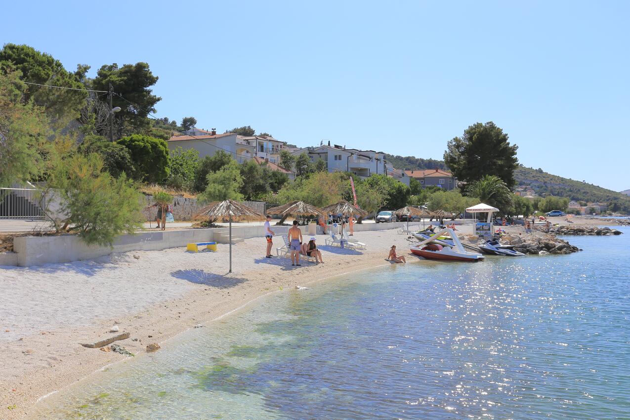 La spiaggia più vicina - Appartamenti con parcheggio Žedno, Bua - Čiovo