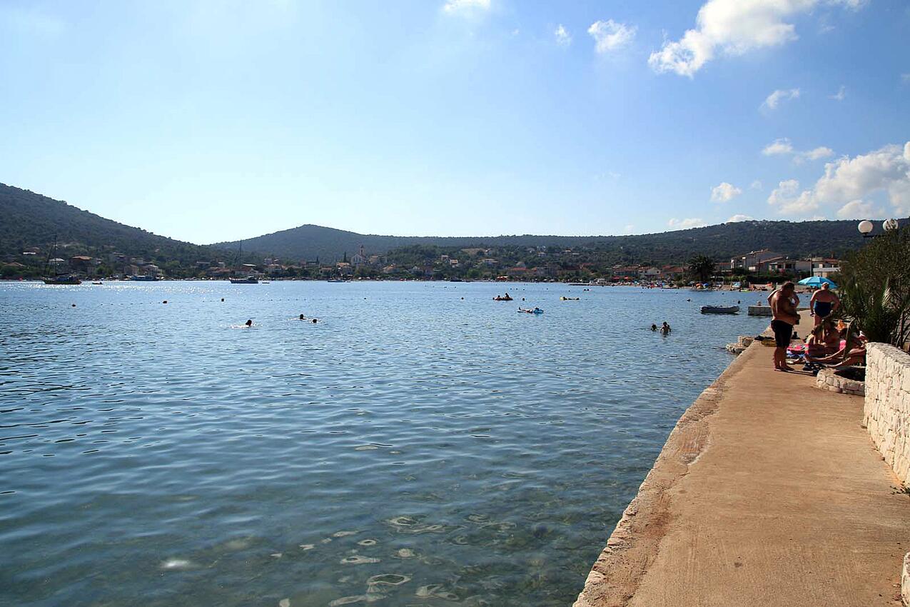 Nächster Strand - Haus mit Pool für Familien Vinisce, Trogir
