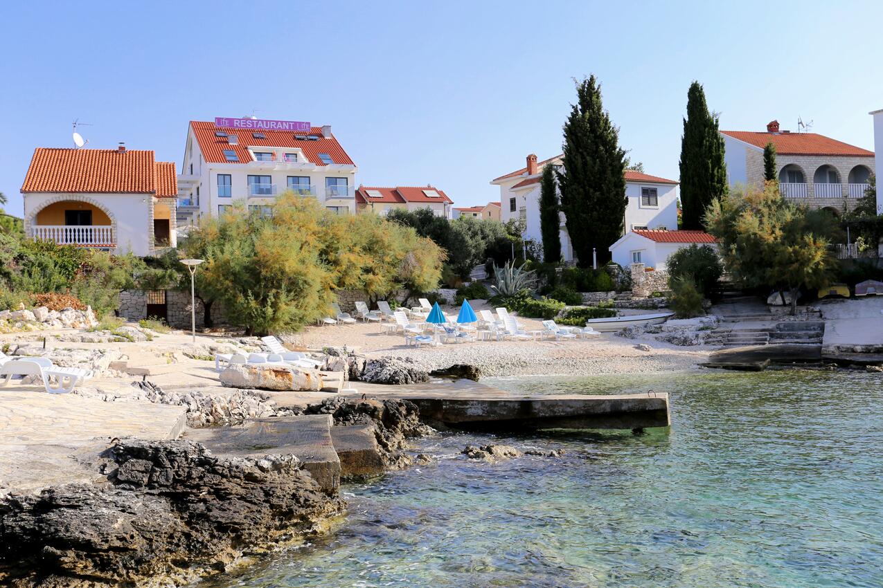 La spiaggia più vicina - Appartamenti accanto al mare Zecevo Rtic, Rogosnizza - Rogoznica