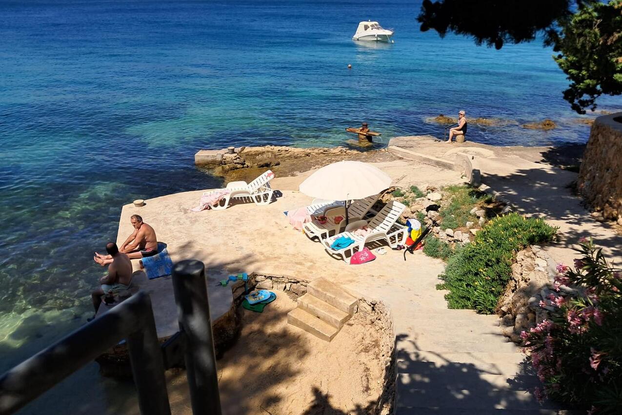 Najbliža plaža - Apartmani uz more Stara Novalja, Pag
