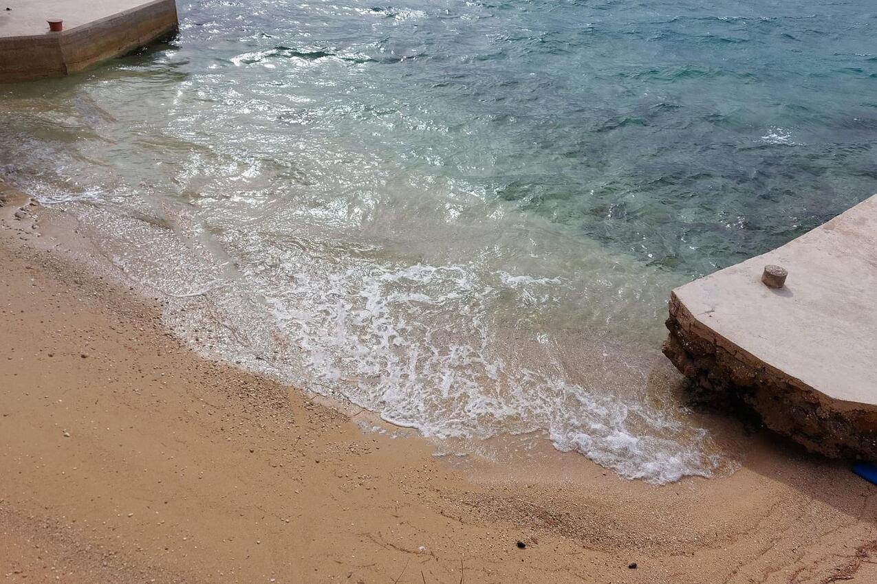 Najbliža plaža - Apartmani uz more Stara Novalja, Pag