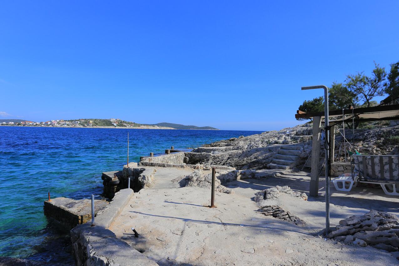 La spiaggia più vicina - Appartamenti accanto al mare Baia Ostricka luka, Rogosnizza - Rogoznica