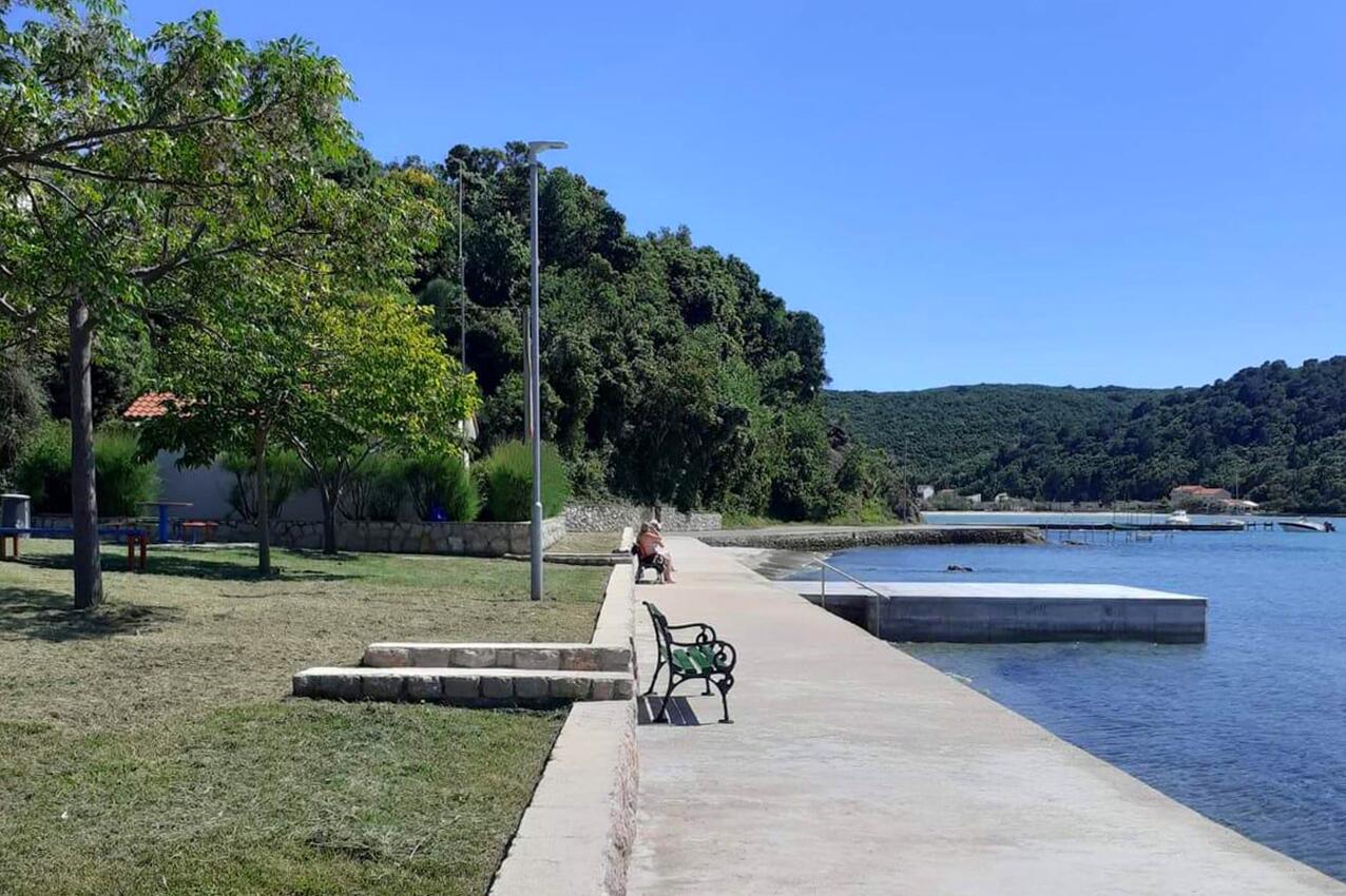 Nächster Strand - Ferienwohnungen mit Parkplatz Kampor, Rab