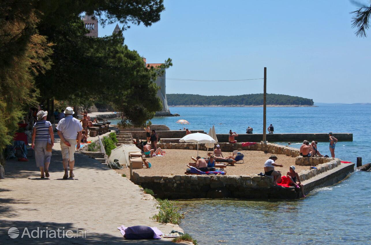 Nearest beach - Apartments with a parking space Palit, Rab