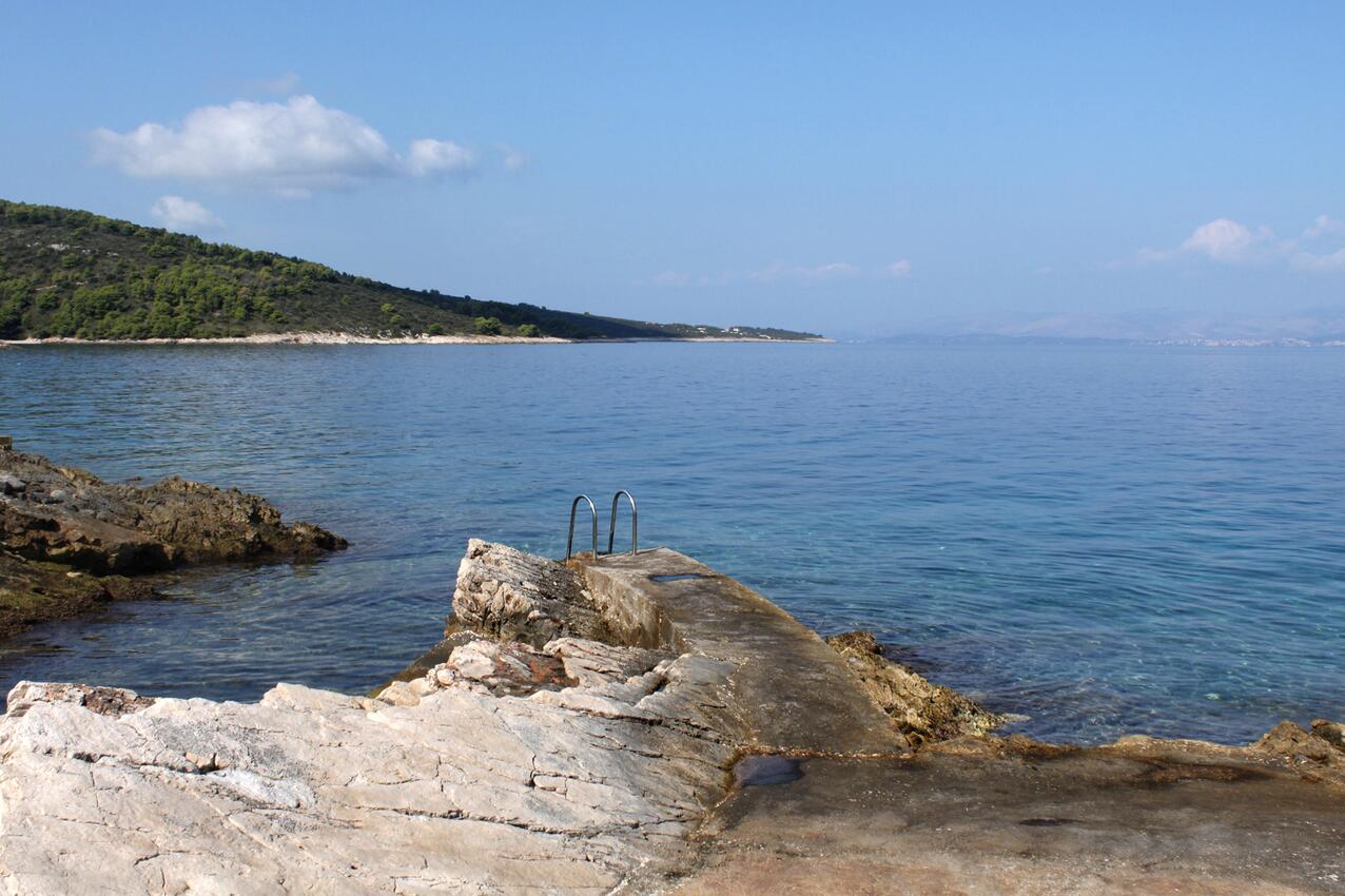 La spiaggia più vicina - Appartamenti accanto al mare Stomorska, Solta