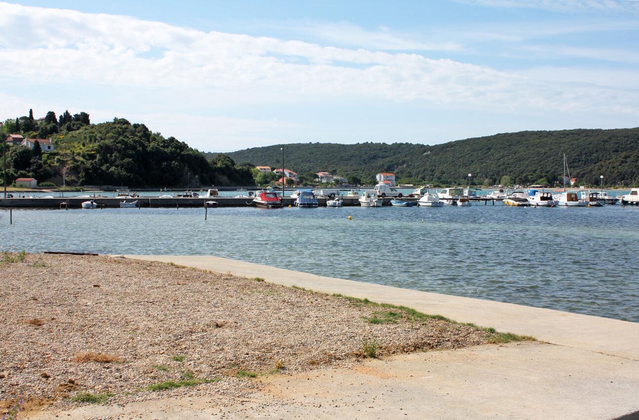 Nächster Strand - Ferienwohnungen mit Parkplatz Kampor, Rab
