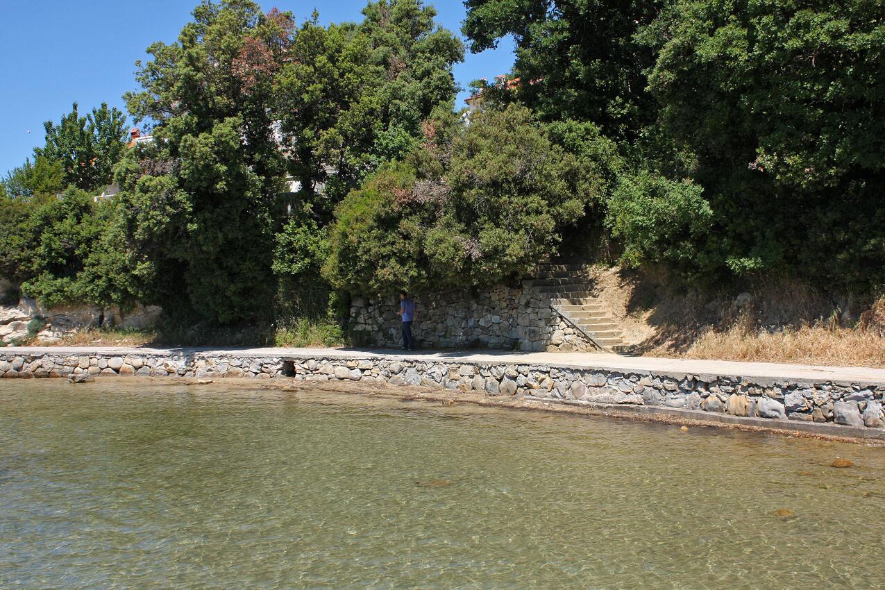Najbliža plaža - Apartmani s bazenom pogodni za obitelji s djecom Palit, Rab