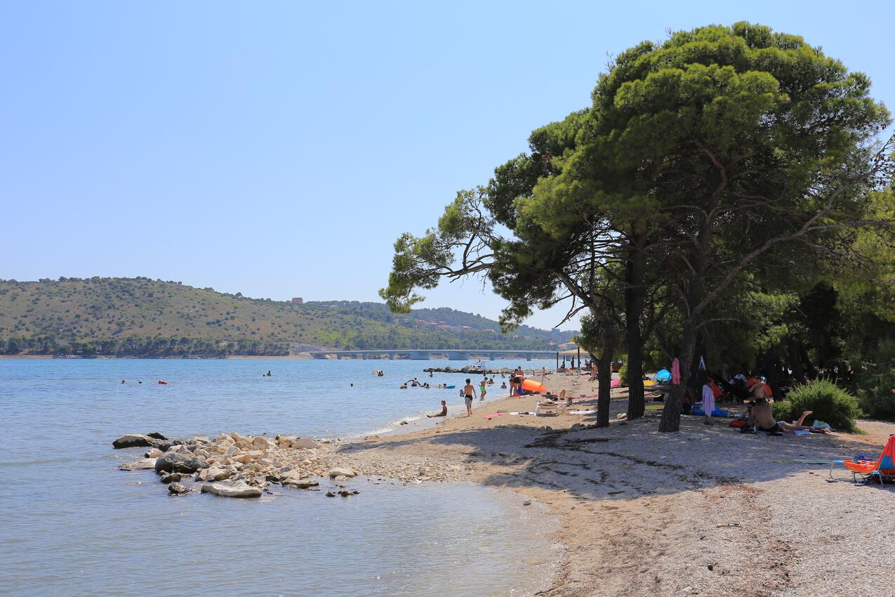 La spiaggia più vicina - Casa vacanze con piscina Plano, Traù - Trogir