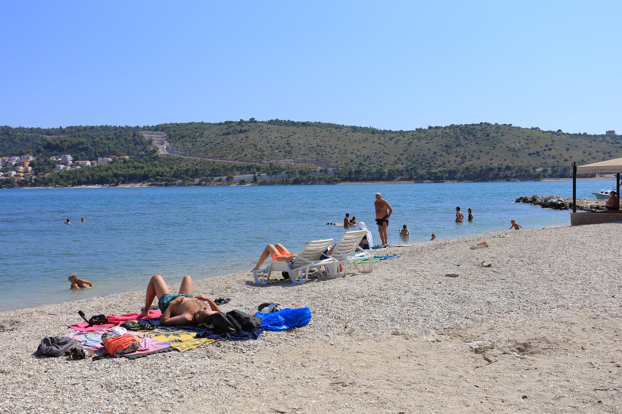 La spiaggia più vicina - Casa vacanze con piscina Plano, Traù - Trogir