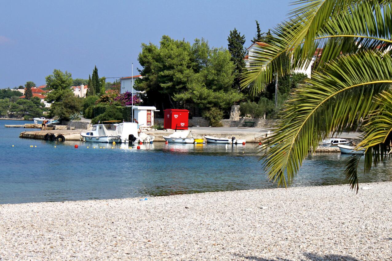 La spiaggia più vicina - Appartamenti con Internet Necujam, Solta