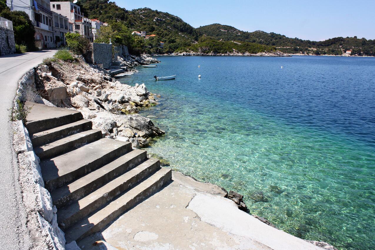 La spiaggia più vicina - Appartamenti accanto al mare con piscina Sobra, Mljet