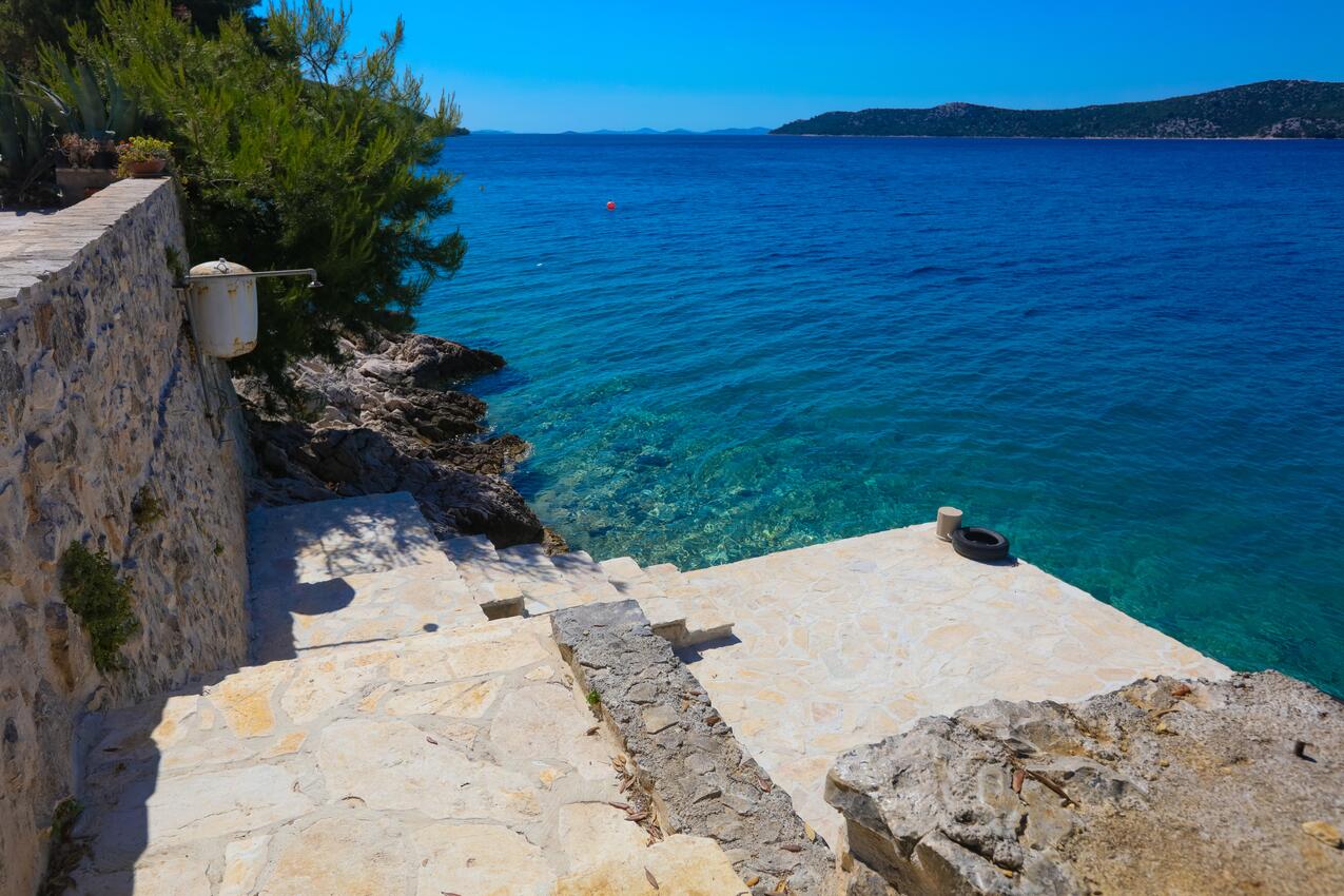 La spiaggia più vicina - Casa accanto al mare con piscina per famiglia Sparadici, Sebenico - Šibenik