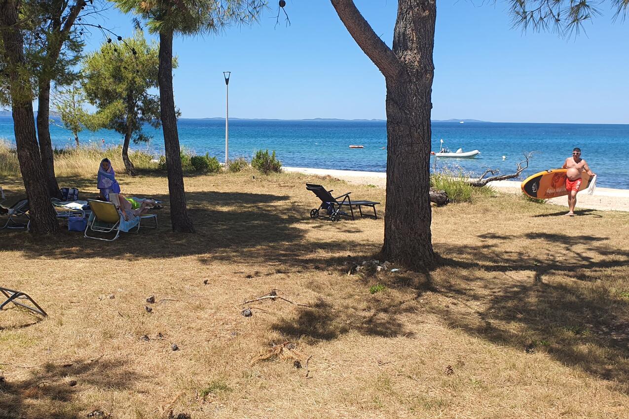 La spiaggia più vicina - Appartamenti accanto al mare Brevilacqua - Privlaka, Zara - Zadar