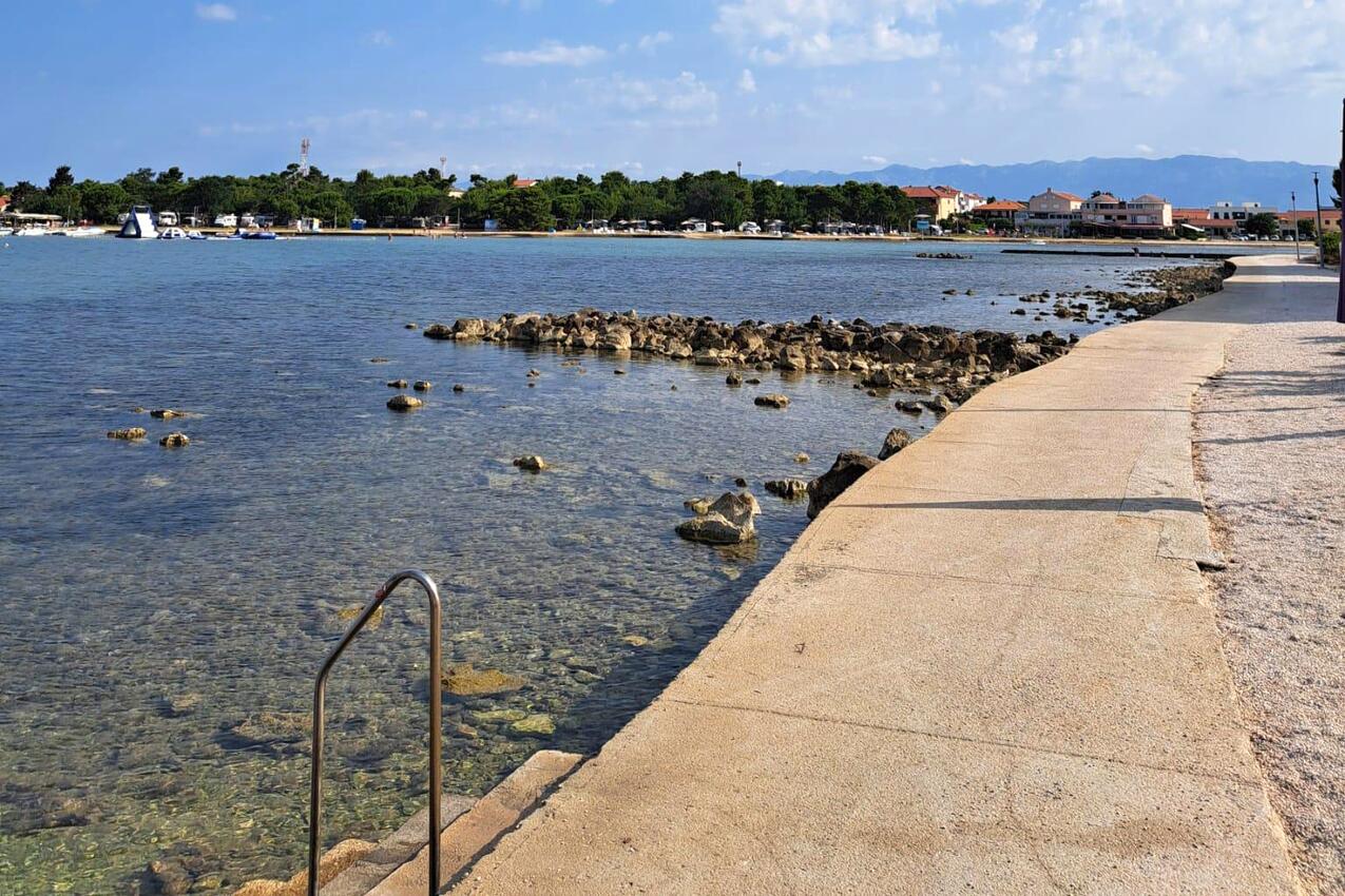 La spiaggia più vicina - Appartamenti accanto al mare Brevilacqua - Privlaka, Zara - Zadar