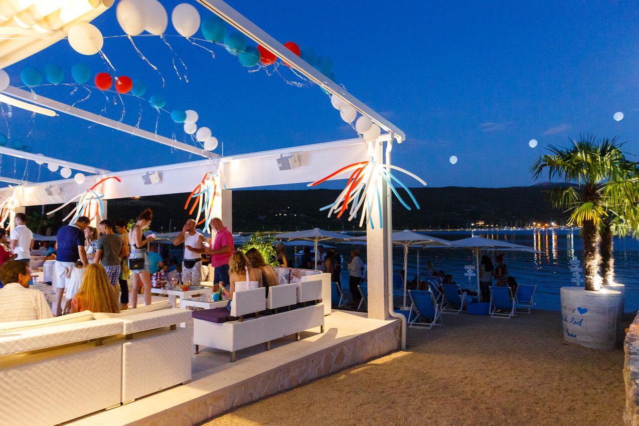 Nächster Strand - Ferienwohnungen mit Parkplatz Kornic, Krk