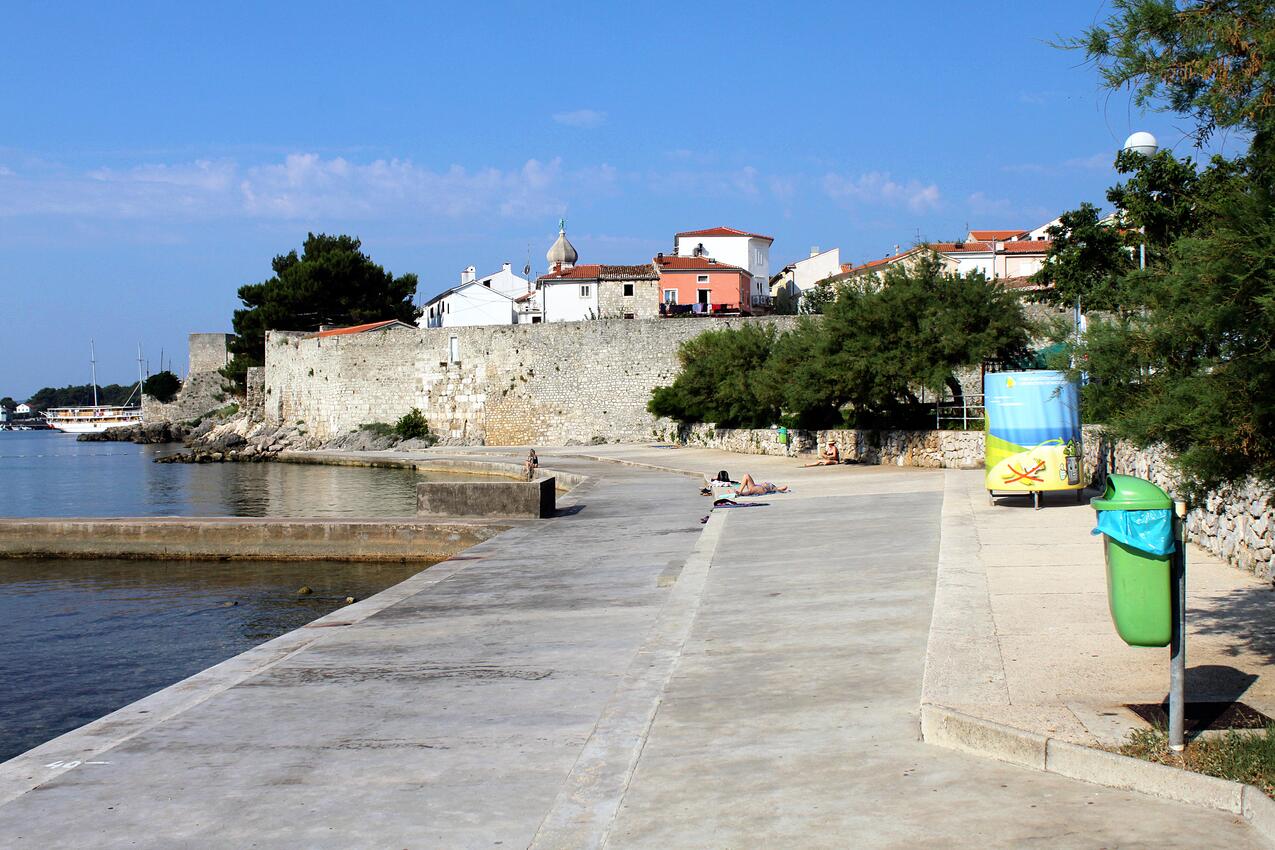Nächster Strand - Zimmer mit privatem Parkplatz Vrh, Krk
