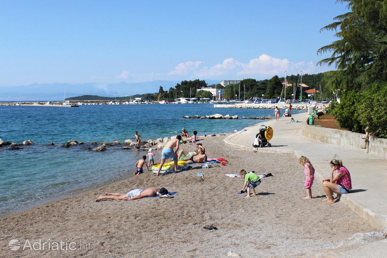 Nearest beach - Apartments with a parking space Malinska, Krk