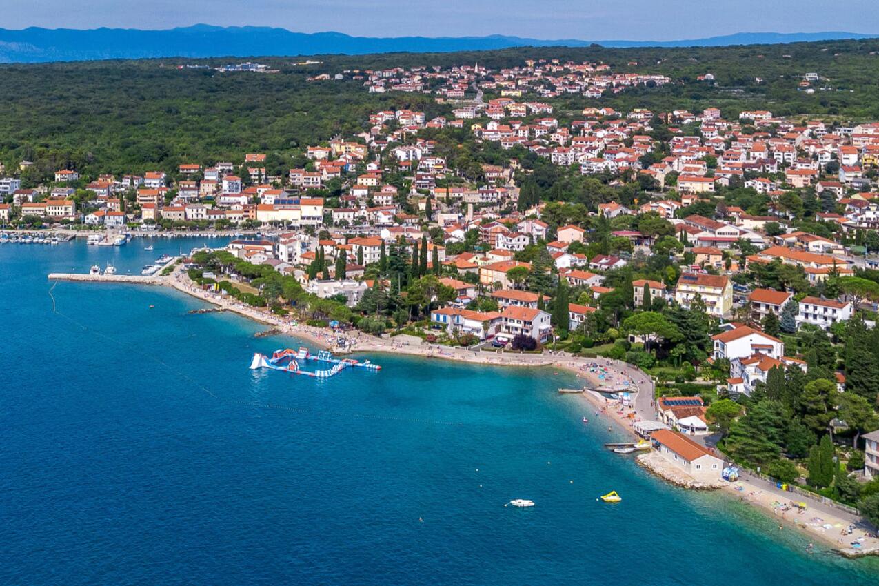 Nearest beach - Apartments with a parking space Malinska, Krk