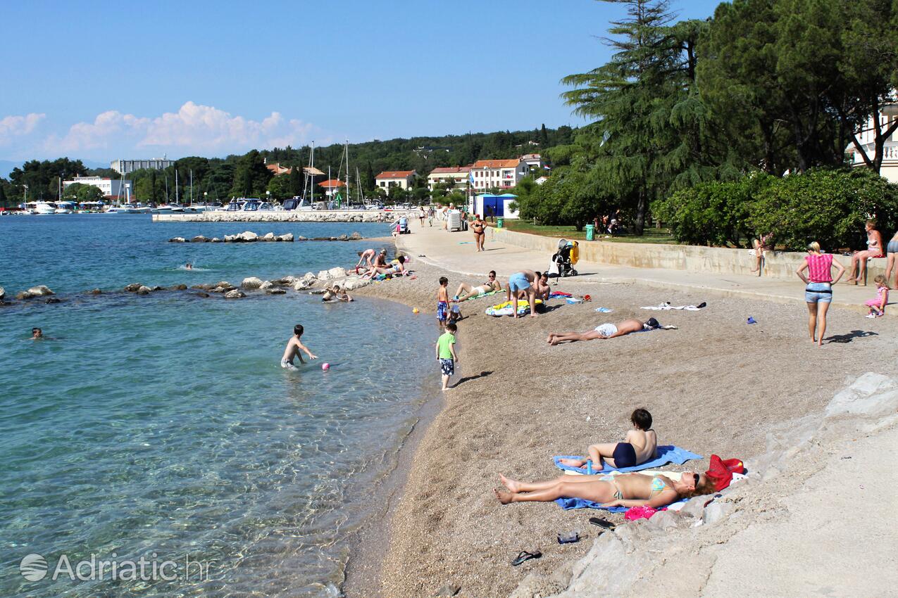 Nearest beach - Apartments with a parking space Malinska, Krk