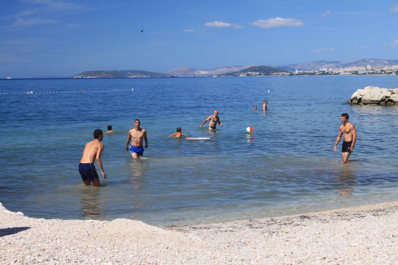 Nearest beach - Apartments with parking space Podstrana, Split
