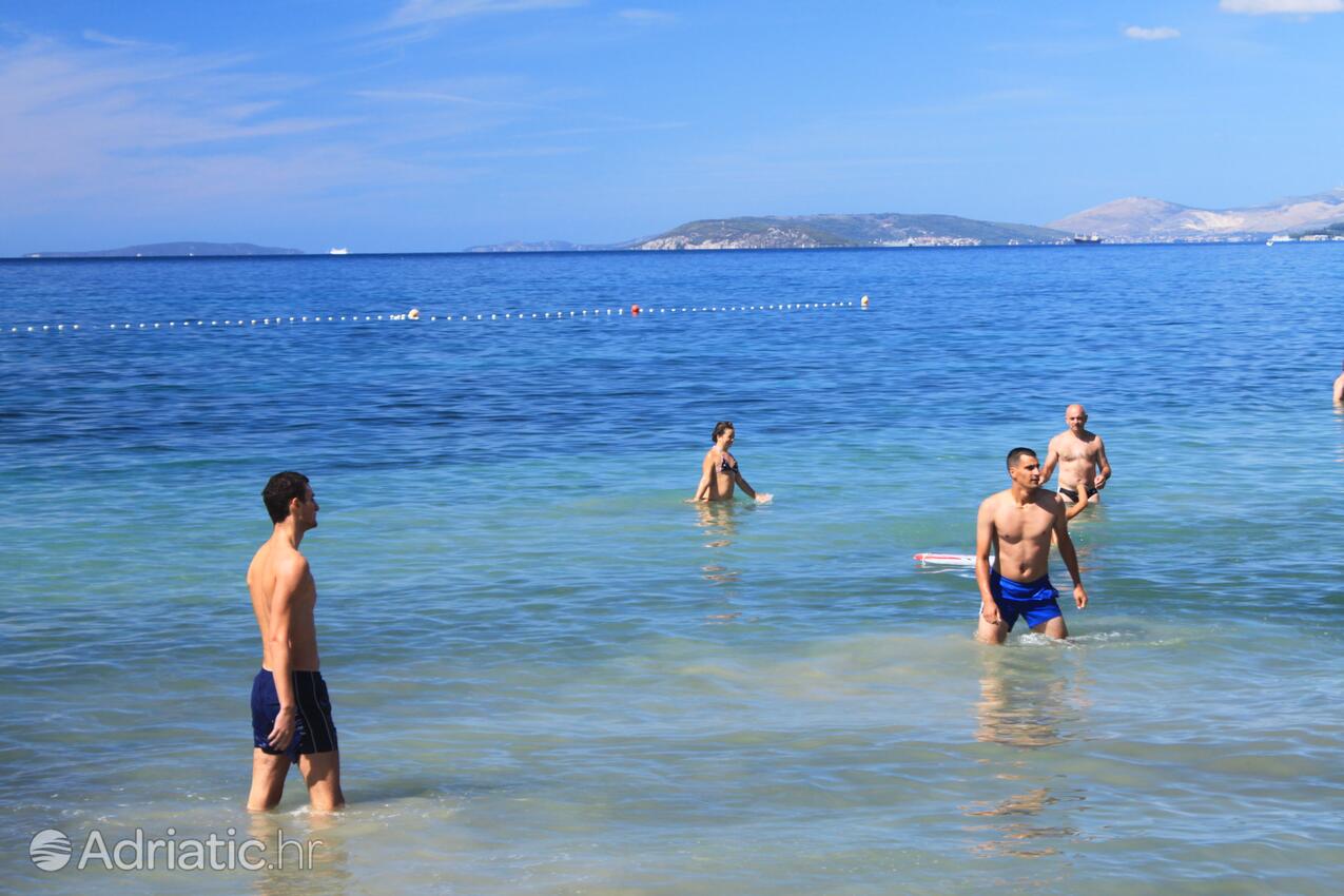 Nearest beach - Apartments with a parking space Podstrana, Split