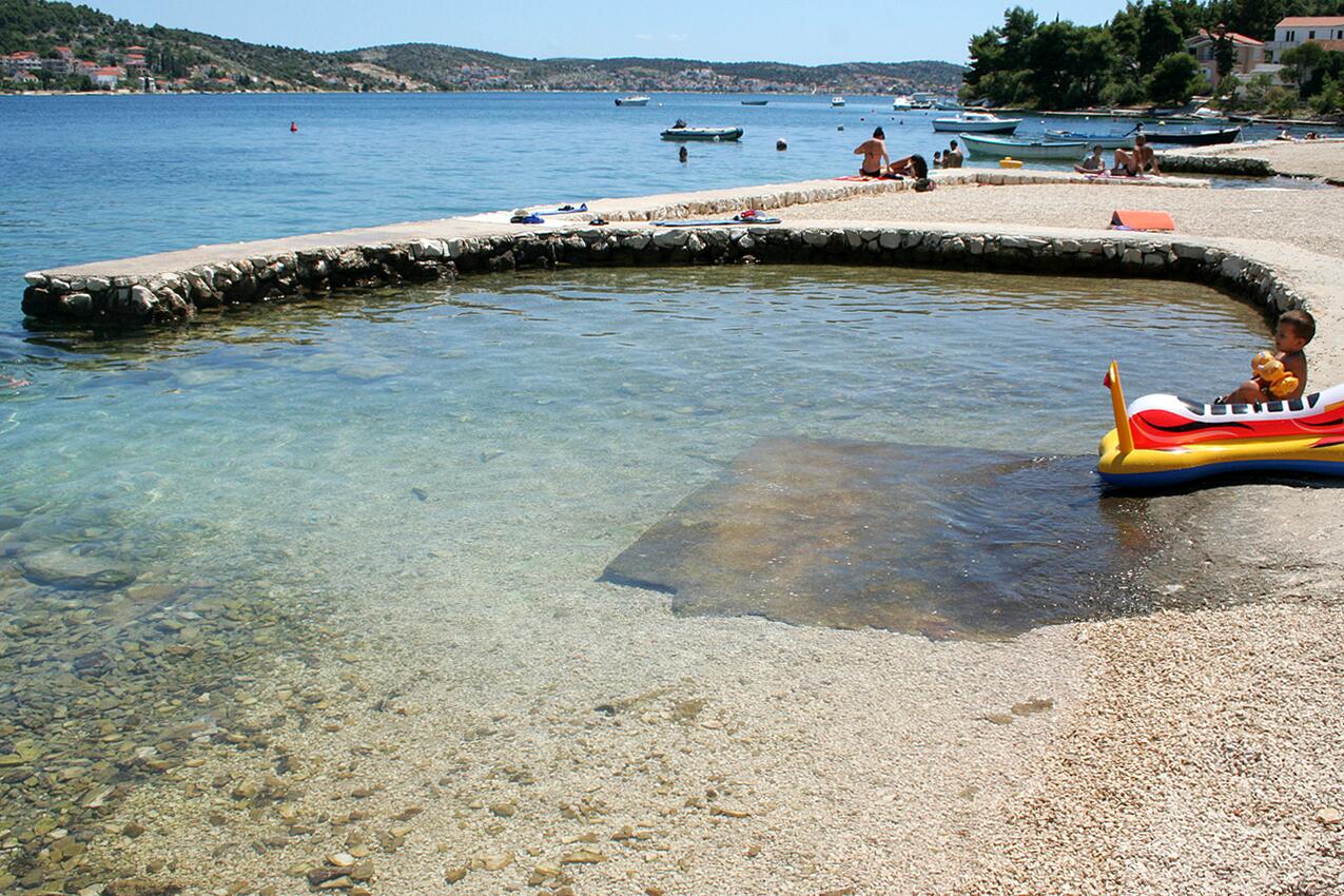 La spiaggia più vicina - Appartamenti accanto al mare Rogosnizza - Rogoznica