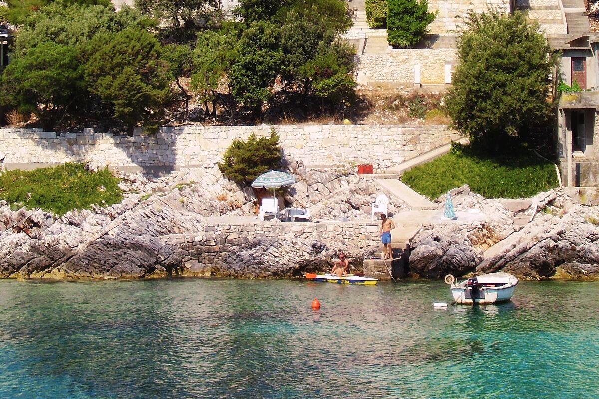 Nächster Strand - Ferienwohnung mit Pool im Robinson Crusoe Stil Bucht Rasohatica, Korcula