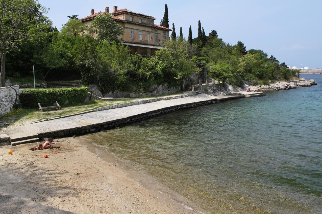 Nächster Strand - Ferienwohnungen am Meer Omisalj, Krk