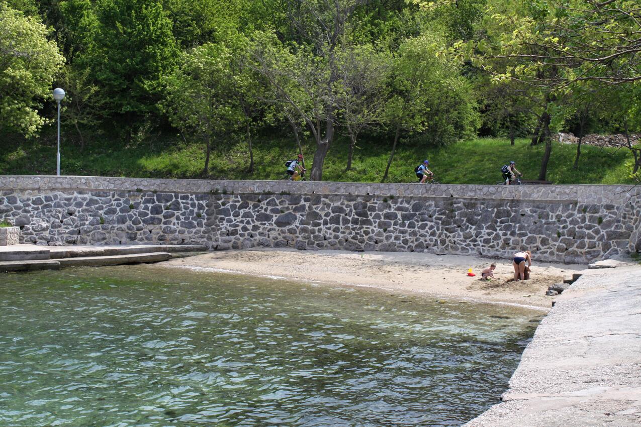 Nächster Strand - Ferienwohnungen am Meer Omisalj, Krk