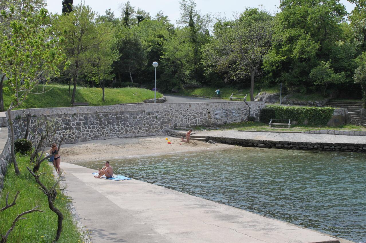Nächster Strand - Ferienwohnungen am Meer Omisalj, Krk