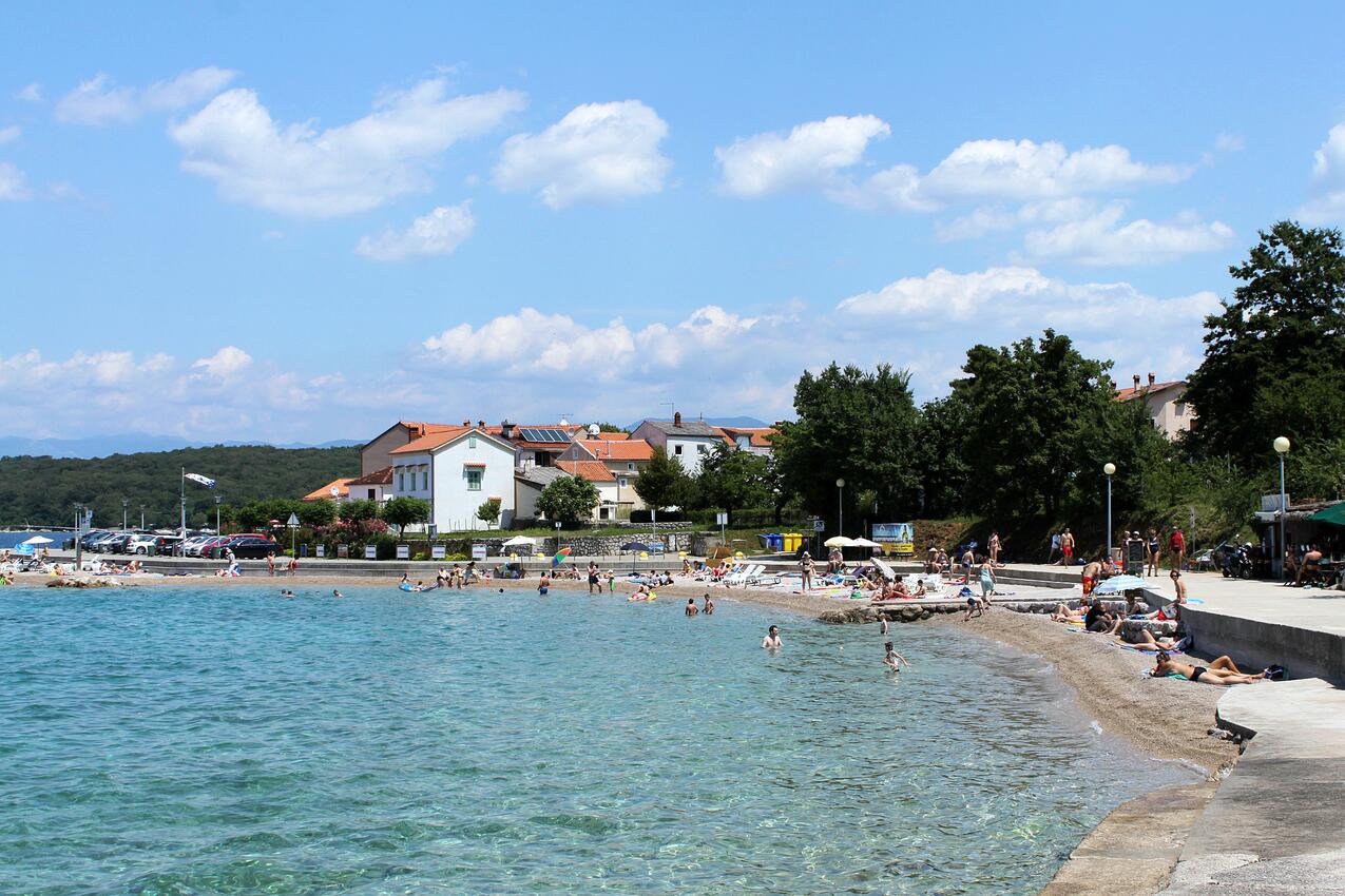 Nächster Strand - Ferienwohnungen am Meer Njivice, Krk