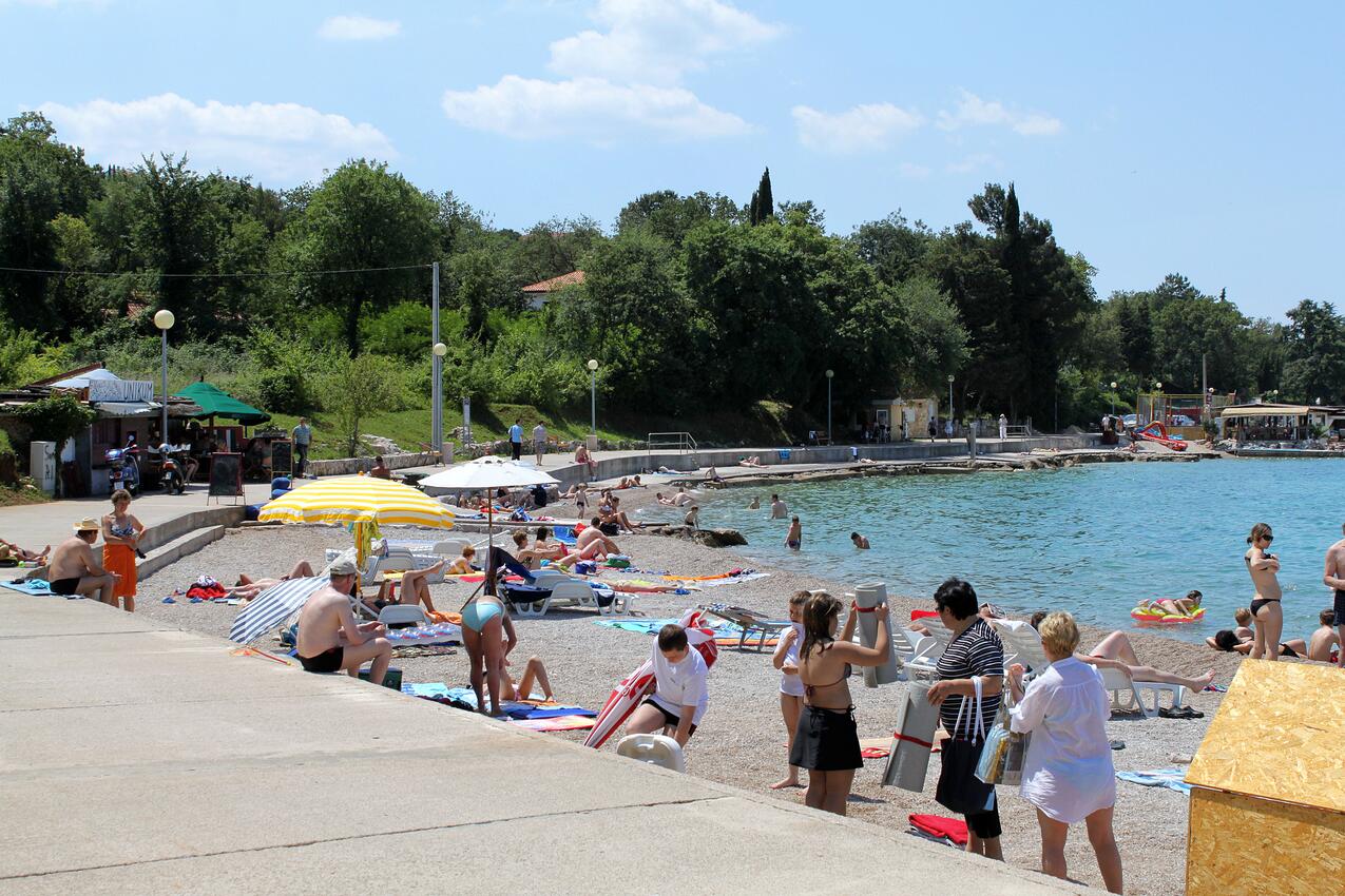 Nächster Strand - Ferienwohnungen am Meer Njivice, Krk