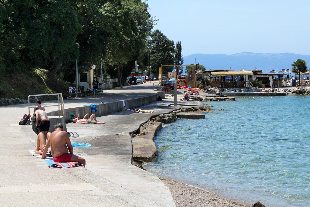 Nächster Strand - Ferienwohnungen am Meer Njivice, Krk