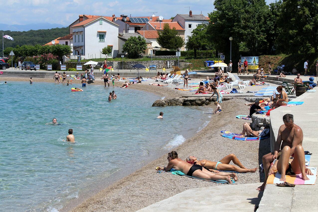 Nächster Strand - Ferienwohnungen am Meer Njivice, Krk