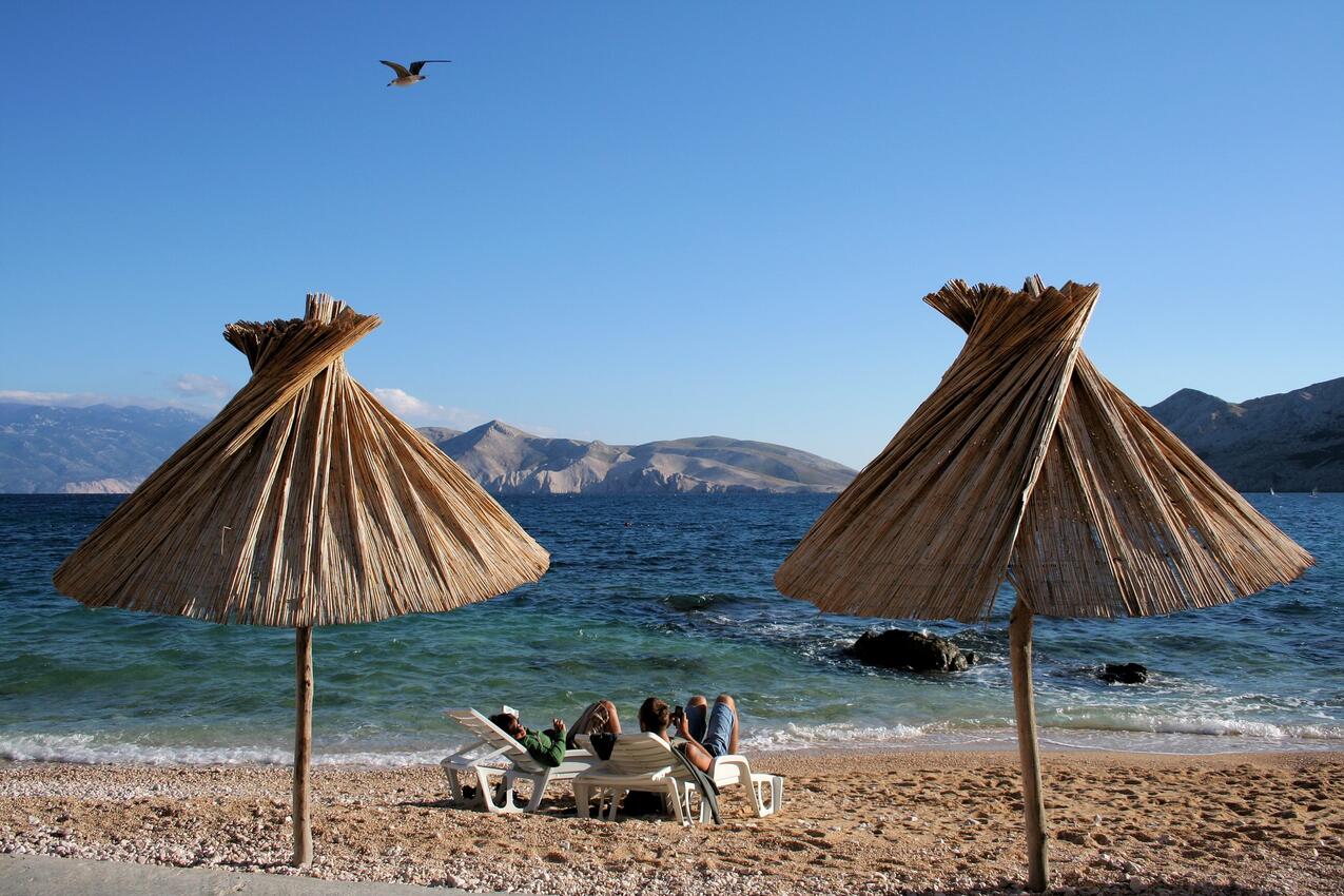 La spiaggia più vicina - Appartamenti con piscina Baska, Veglia - Krk