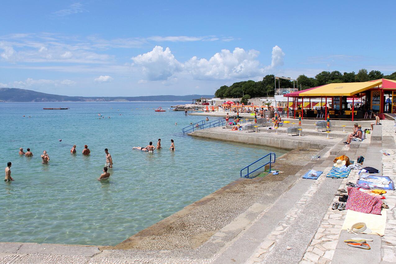 Nearest beach - Apartments with WiFi Novi Vinodolski