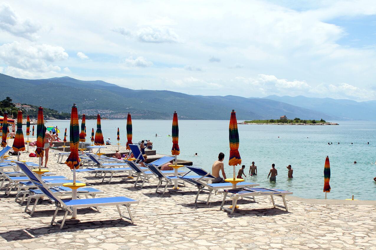 Nearest beach - Apartments with WiFi Novi Vinodolski