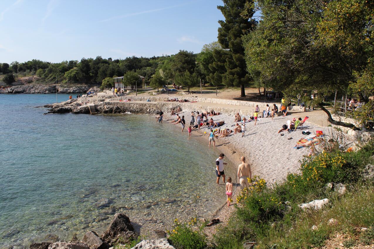 Nearest beach - Apartments with parking spaces Pinezići, Krk