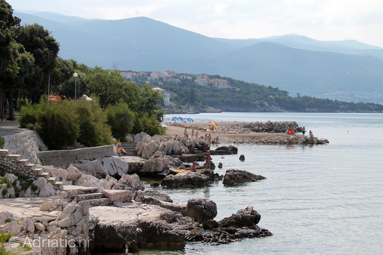 Nearest beach - Apartments with a parking space Novi Vinodolski