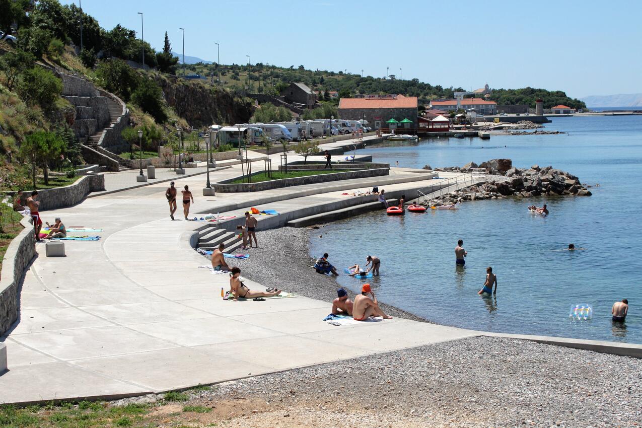 Nearest beach - Apartments and rooms with WiFi Senj