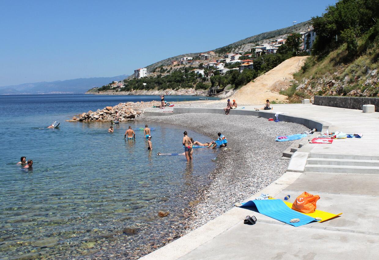 Nearest beach - Apartments and rooms with WiFi Senj