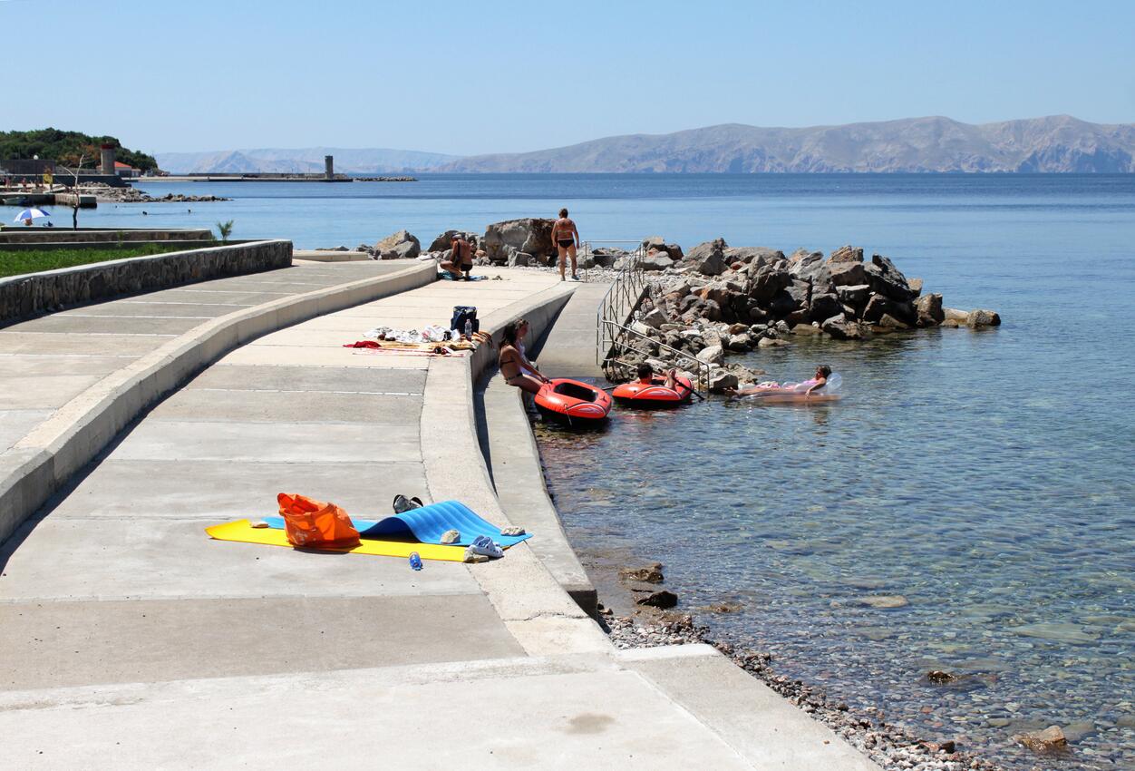 Nearest beach - Apartments and rooms with WiFi Senj