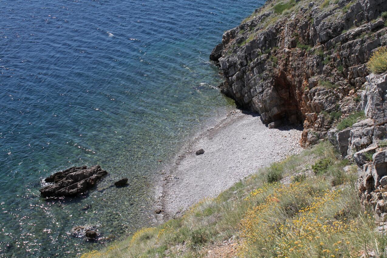 Najbliža plaža - Apartmani s parkingom Senj