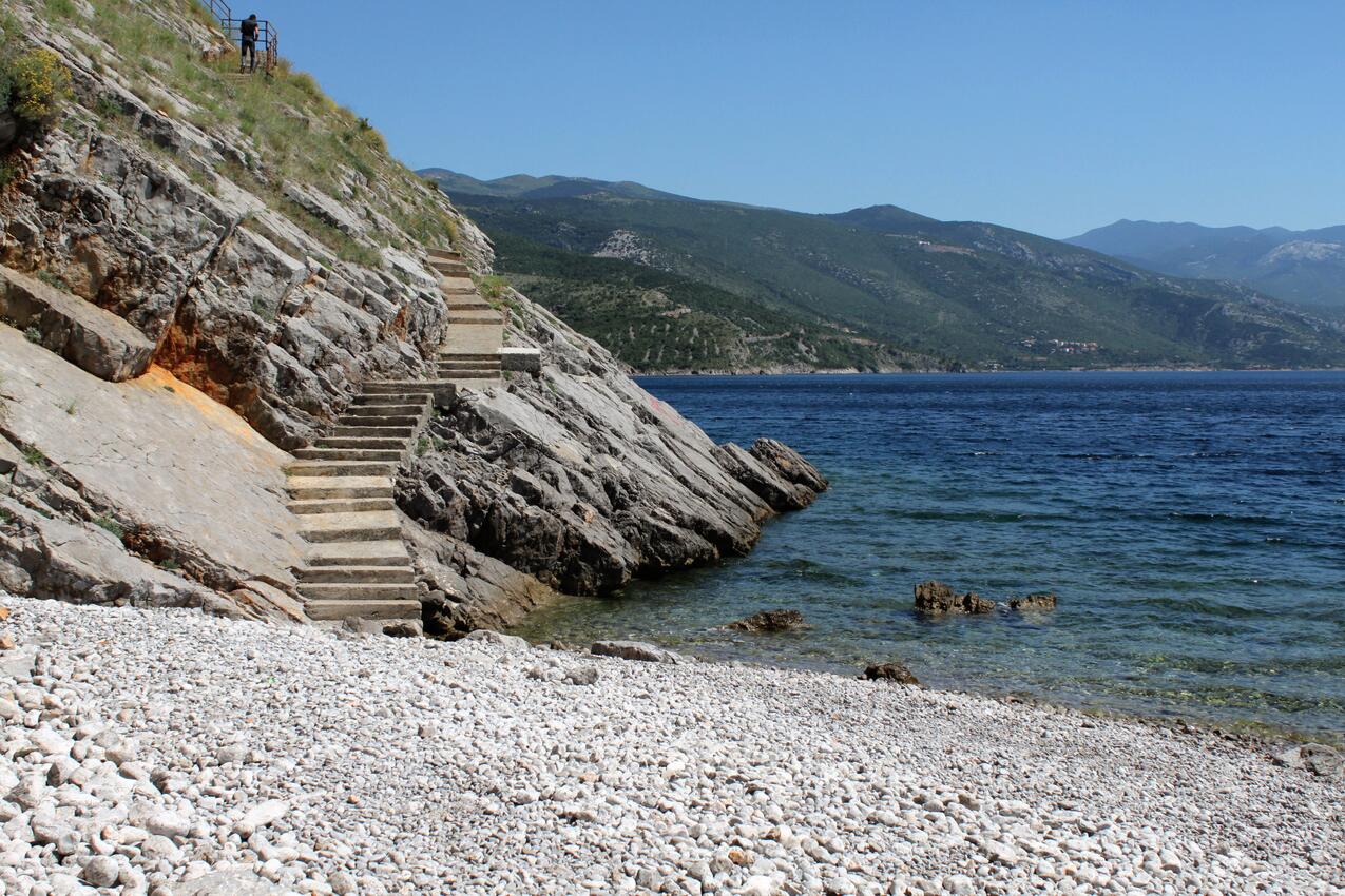 Najbliža plaža - Apartmani s parkingom Senj