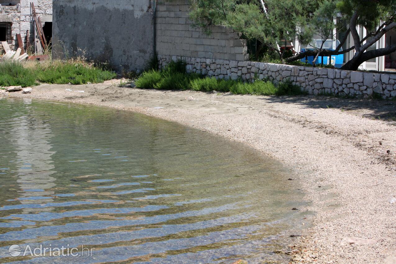 La spiaggia più vicina - Appartamenti accanto al mare Betina, Morter - Murter