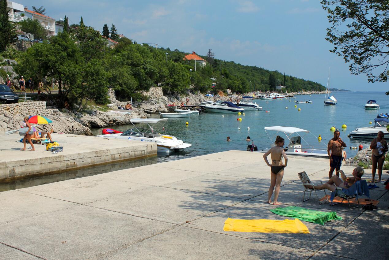 Nearest beach - Apartments and rooms by the sea Dramalj, Crikvenica