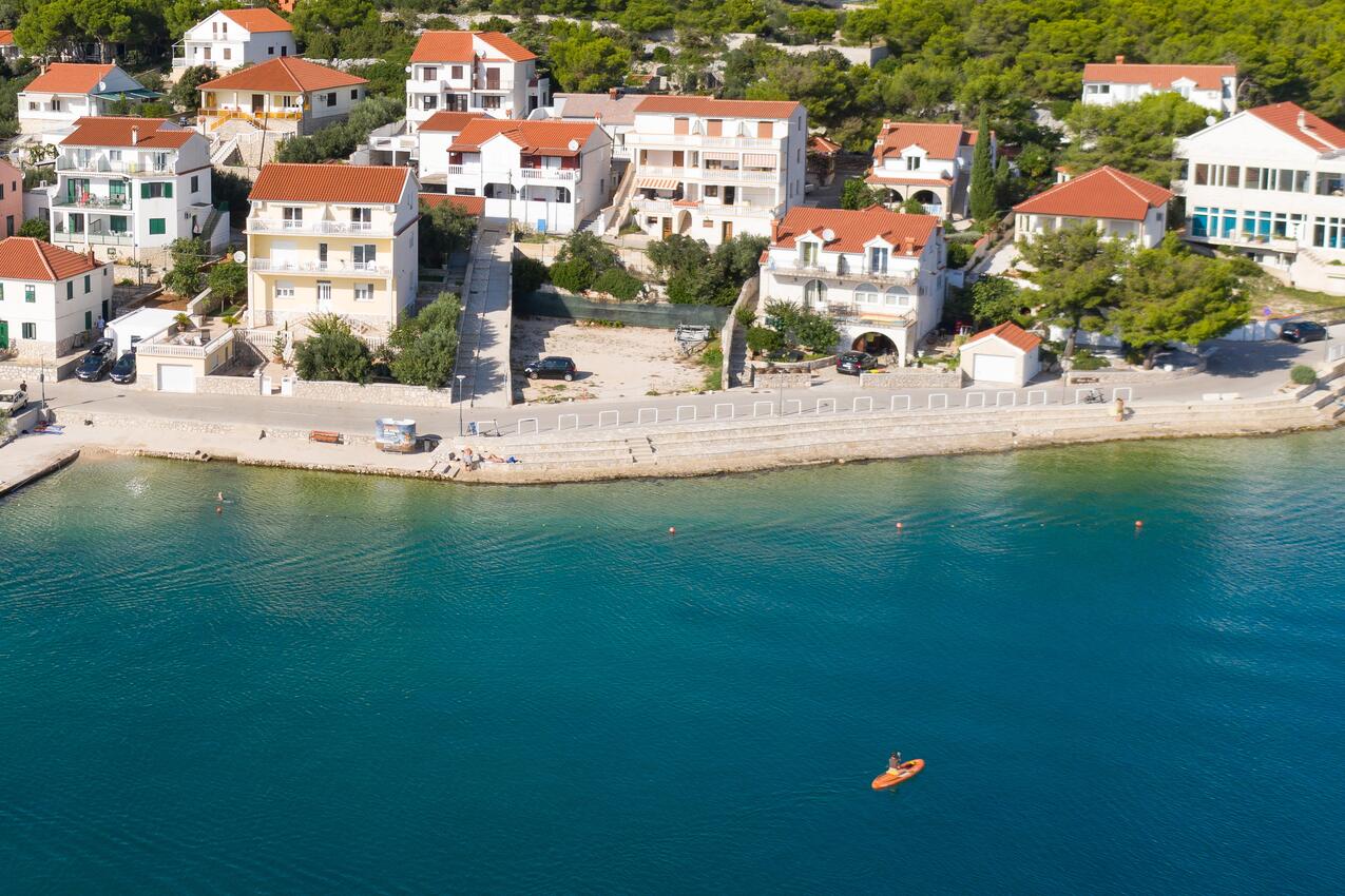 Legközelebbi strand - Apartmanok a tenger mellett Jezera, Murter